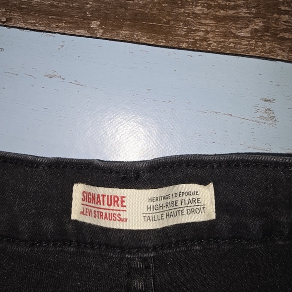 Signature by Levi Strauss Women's Black Jeans - Picture 2 of 6
